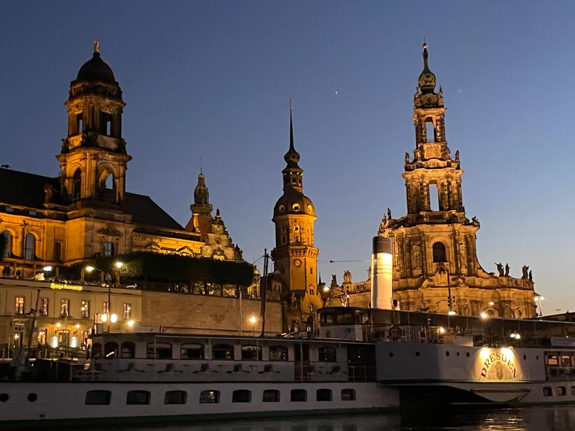 Ferienwohnungen Landeskrone Dresden Exterior photo